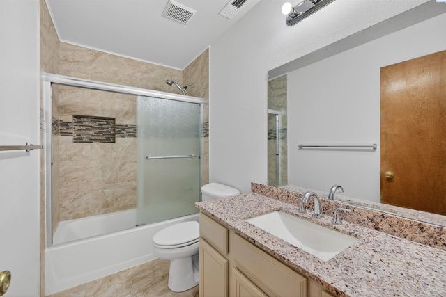 1626 W 5th Pl, Kennewick, WA 99336