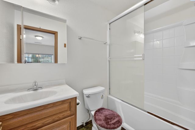 1626 W 5th Pl, Kennewick, WA 99336