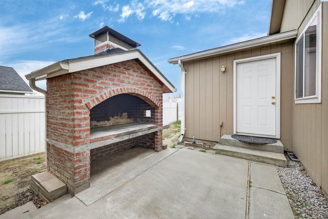 1626 W 5th Pl, Kennewick, WA 99336