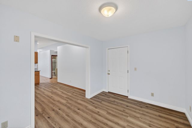 1626 W 5th Pl, Kennewick, WA 99336