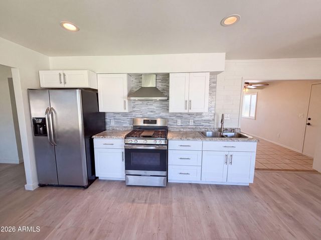 2027 W CORRINE Drive, Phoenix, AZ 85029