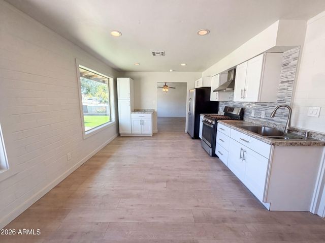 2027 W CORRINE Drive, Phoenix, AZ 85029