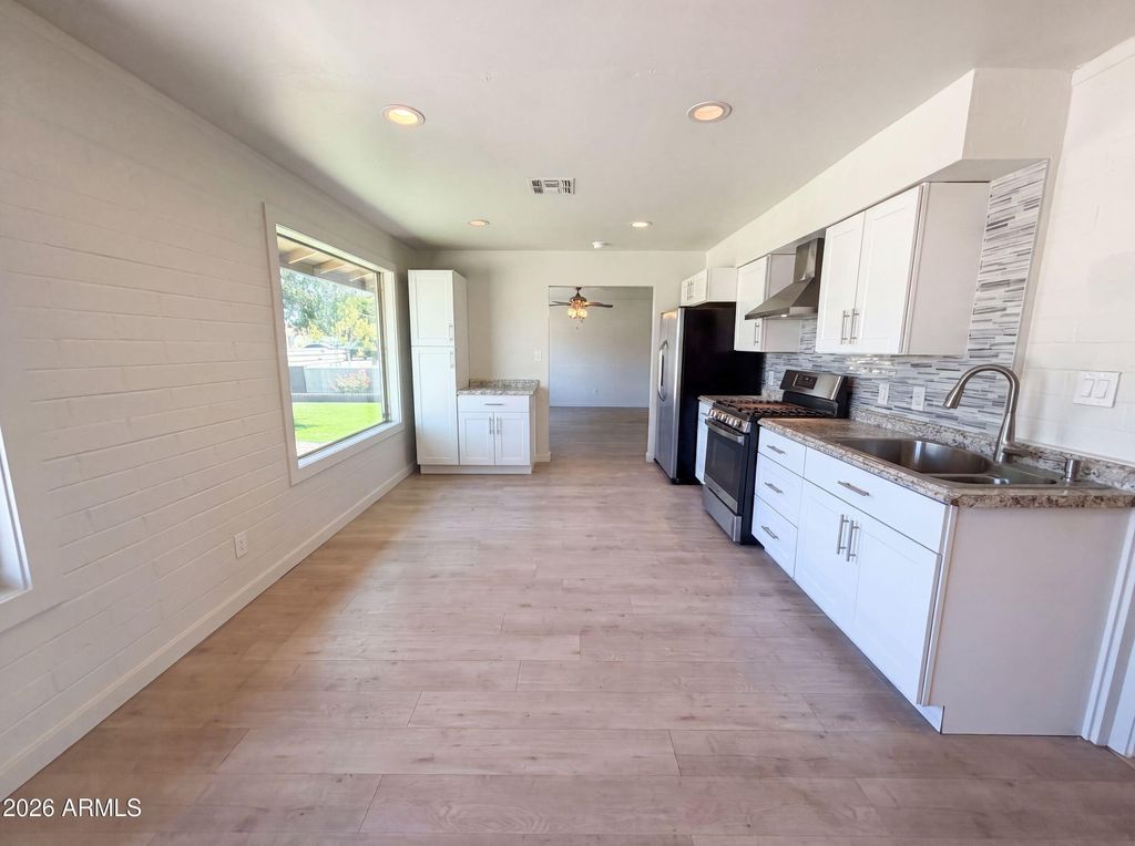 2027 W CORRINE Drive, Phoenix, AZ 85029 — photo 2