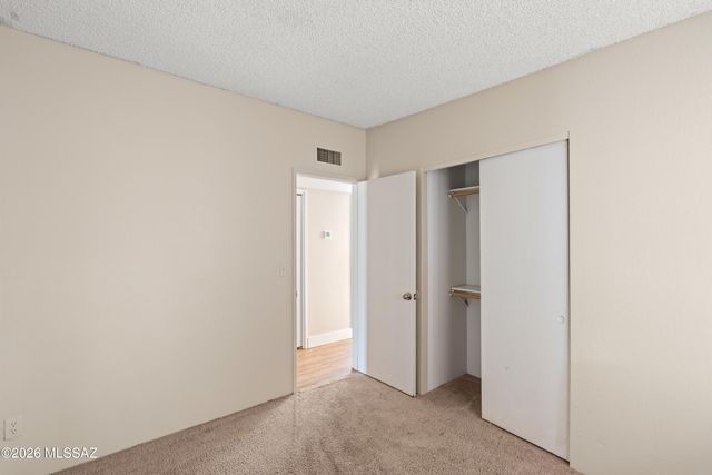 7045 N Camino De La Tierra, Tucson, AZ 85741