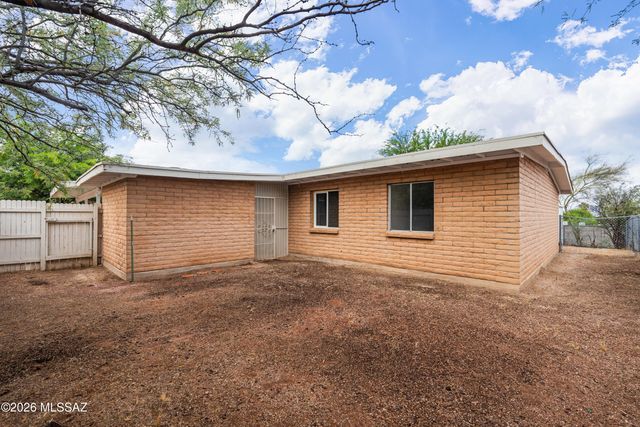 7045 N Camino De La Tierra, Tucson, AZ 85741