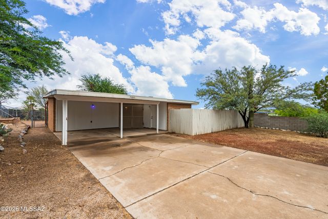 7045 N Camino De La Tierra, Tucson, AZ 85741