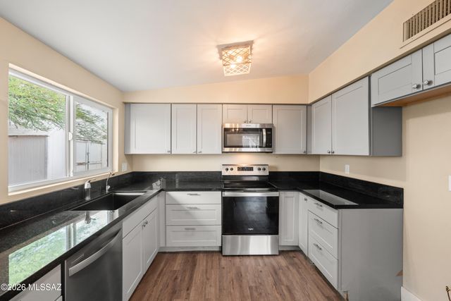 7045 N Camino De La Tierra, Tucson, AZ 85741