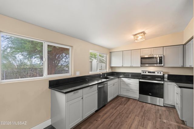 7045 N Camino De La Tierra, Tucson, AZ 85741