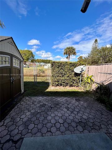 7171 Tam Oshanter Blvd, North Lauderdale, FL 33068