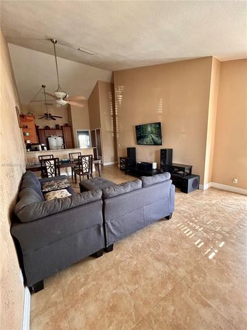 7171 Tam Oshanter Blvd, North Lauderdale, FL 33068