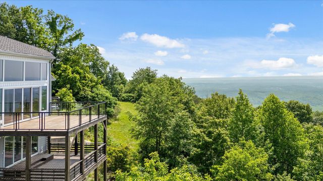 921 Rose Marie Court, Soddy Daisy, TN 37379