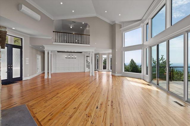 921 Rose Marie Court, Soddy Daisy, TN 37379