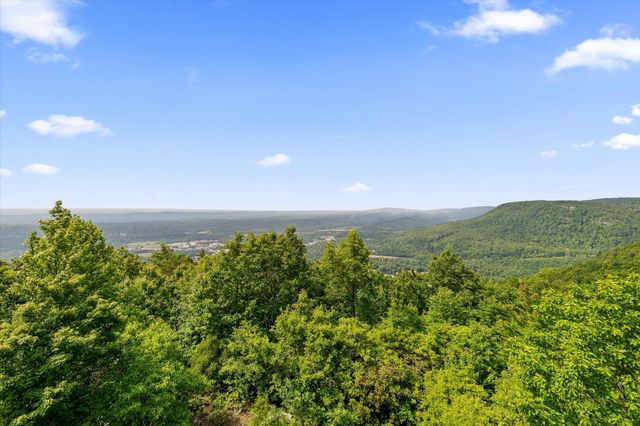 921 Rose Marie Court, Soddy Daisy, TN 37379