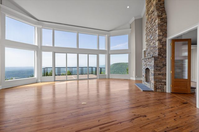 921 Rose Marie Court, Soddy Daisy, TN 37379