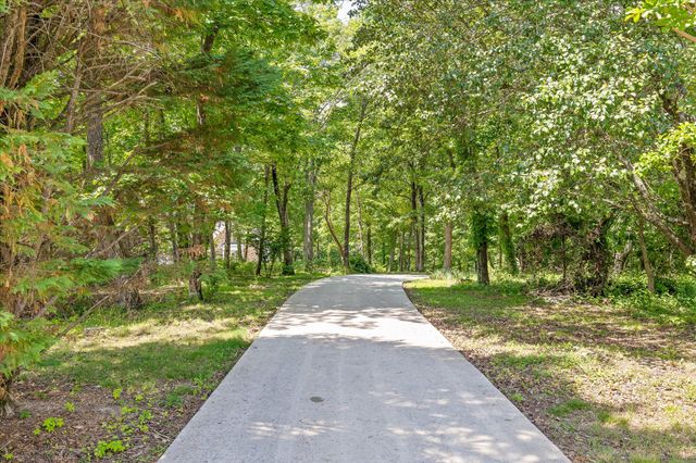 921 Rose Marie Court, Soddy Daisy, TN 37379