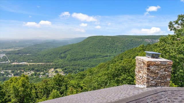 921 Rose Marie Court, Soddy Daisy, TN 37379