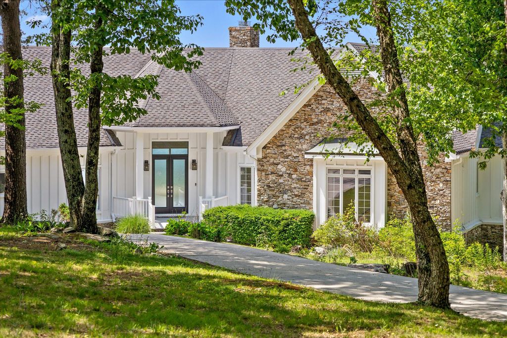 921 Rose Marie Court, Soddy Daisy, TN 37379