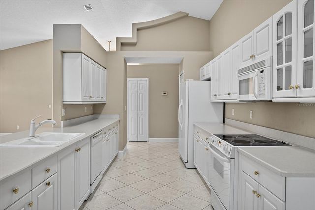 37 BAY POINTE DRIVE, Ormond Beach, FL 32174