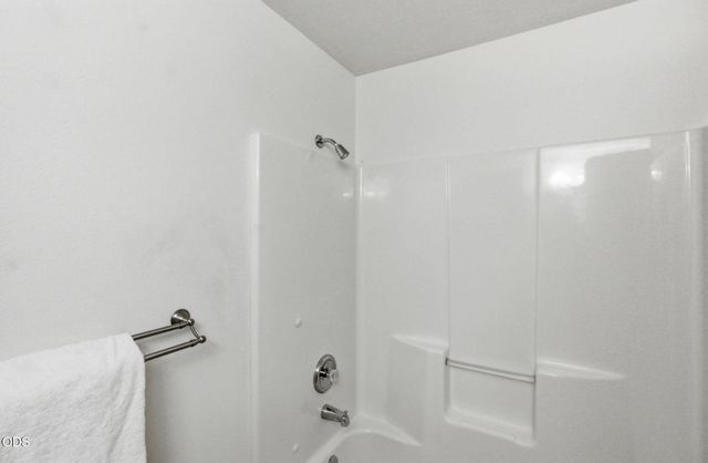 62815 Snowcap Court, Bend, OR 97701