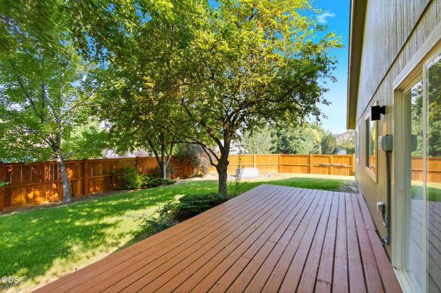 62815 Snowcap Court, Bend, OR 97701