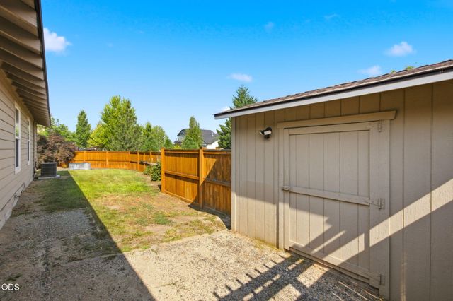 62815 Snowcap Court, Bend, OR 97701