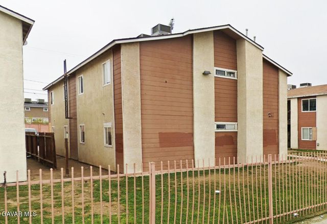 1316 Flower Street, Bakersfield, CA 93305