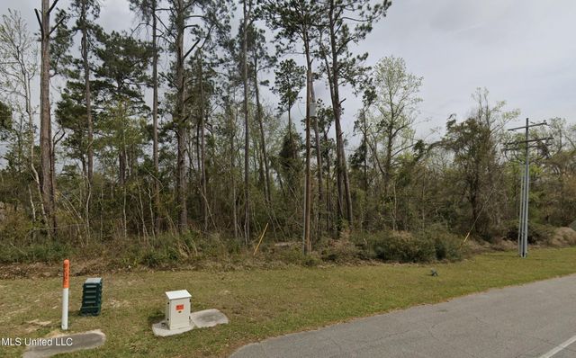 Lot 1 E Diamondhead Drive, Diamondhead, MS 39525