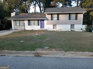 511 Roxbury Drive, Riverdale, GA 30274