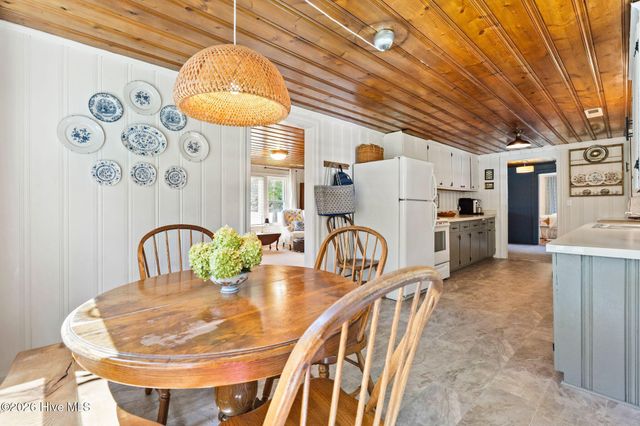602 E Wilmington Street, Saint Helena, NC 28425