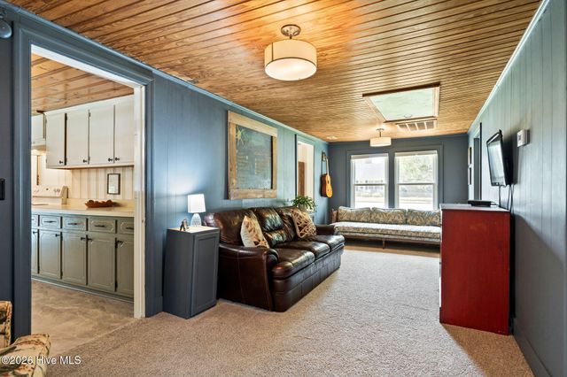 602 E Wilmington Street, Saint Helena, NC 28425
