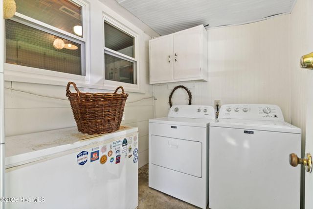 602 E Wilmington Street, Saint Helena, NC 28425