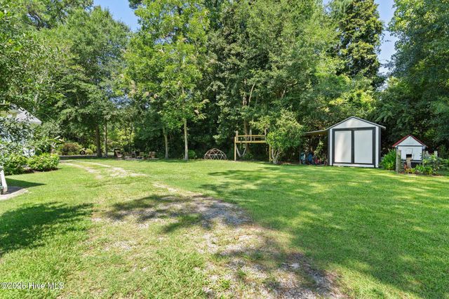 602 E Wilmington Street, Saint Helena, NC 28425