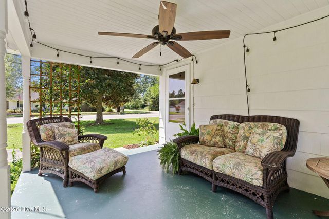 602 E Wilmington Street, Saint Helena, NC 28425