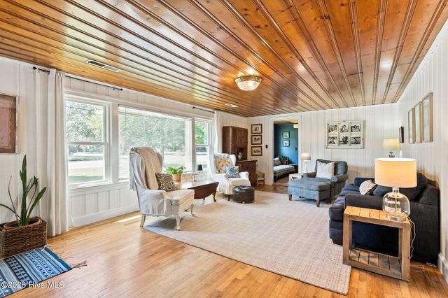 602 E Wilmington Street, Saint Helena, NC 28425