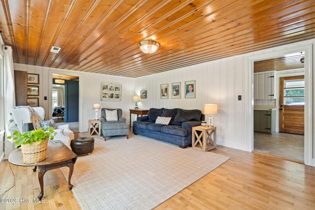 602 E Wilmington Street, Saint Helena, NC 28425