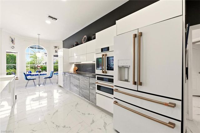 209 Countryside DR, Naples, FL 34104