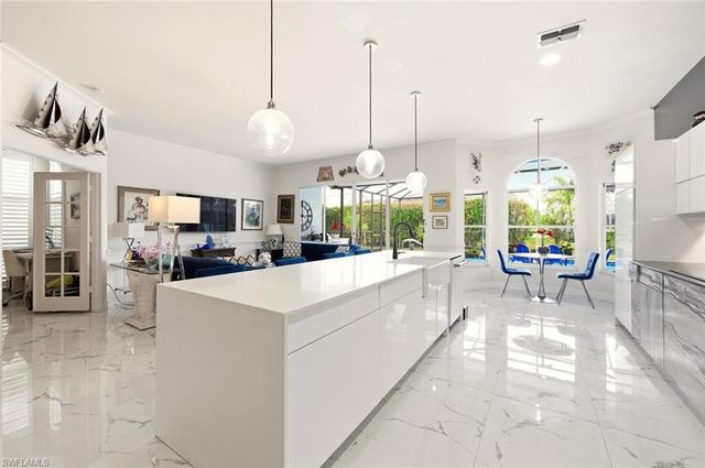 209 Countryside DR, Naples, FL 34104