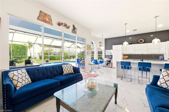 209 Countryside DR, Naples, FL 34104