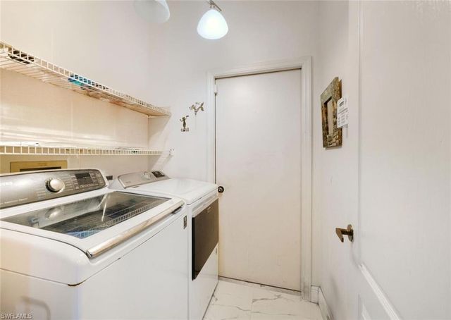 209 Countryside DR, Naples, FL 34104