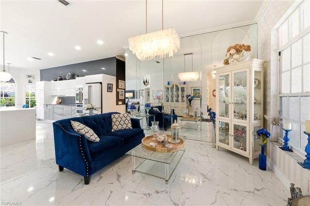 209 Countryside DR, Naples, FL 34104