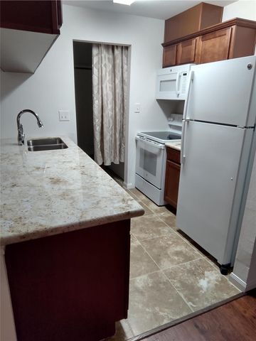5333 Richmond Avenue 21, Houston, TX 77056