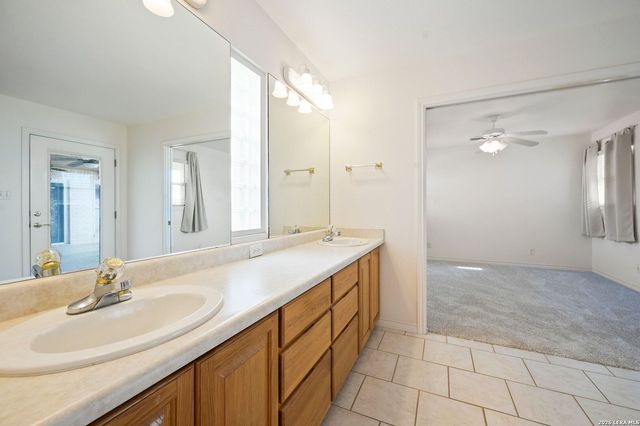 162 Oakside, Universal City, TX 78148