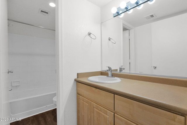 1880 E MORTEN Avenue 225, Phoenix, AZ 85020