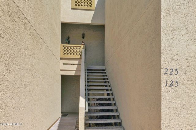 1880 E MORTEN Avenue 225, Phoenix, AZ 85020