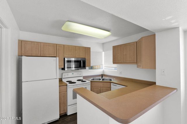 1880 E MORTEN Avenue 225, Phoenix, AZ 85020