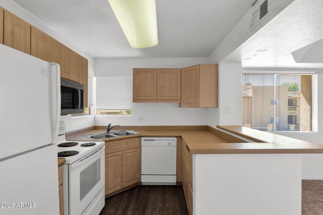 1880 E MORTEN Avenue 225, Phoenix, AZ 85020