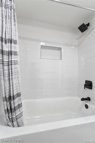 2971 Sleaford Drive, Waterford, MI 48329