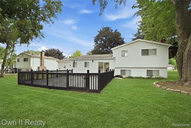 2971 Sleaford Drive, Waterford, MI 48329