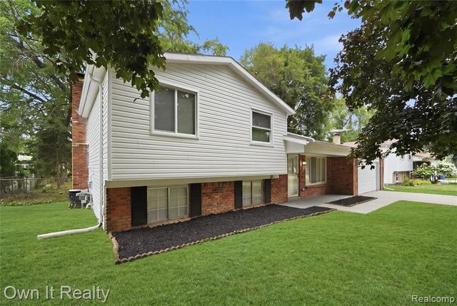 2971 Sleaford Drive, Waterford, MI 48329