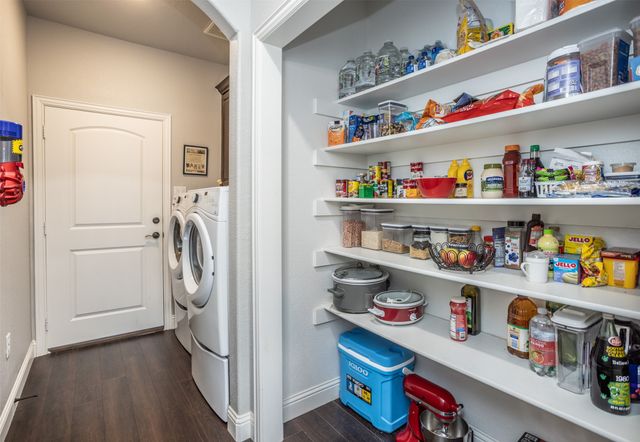110 E Iriquois Drive, Lake Kiowa, TX 76240